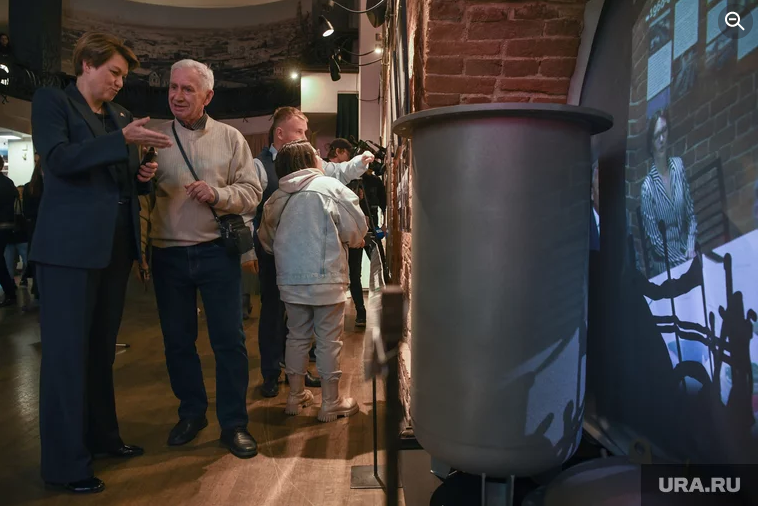 2023-11-03_12-00-35.png 2023-11-03_12-00-35.png